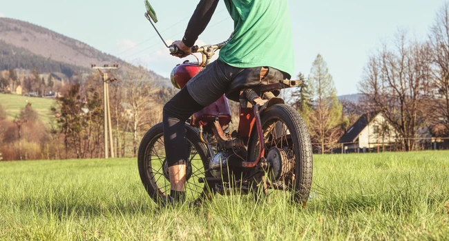 Doplňky a díly na motocykly